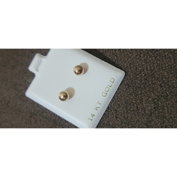 14 Karat Gold 5.8mm Ball Stud Earrings Classy Classic Minimalist Fine Jewelry - Picture 7 of 11
